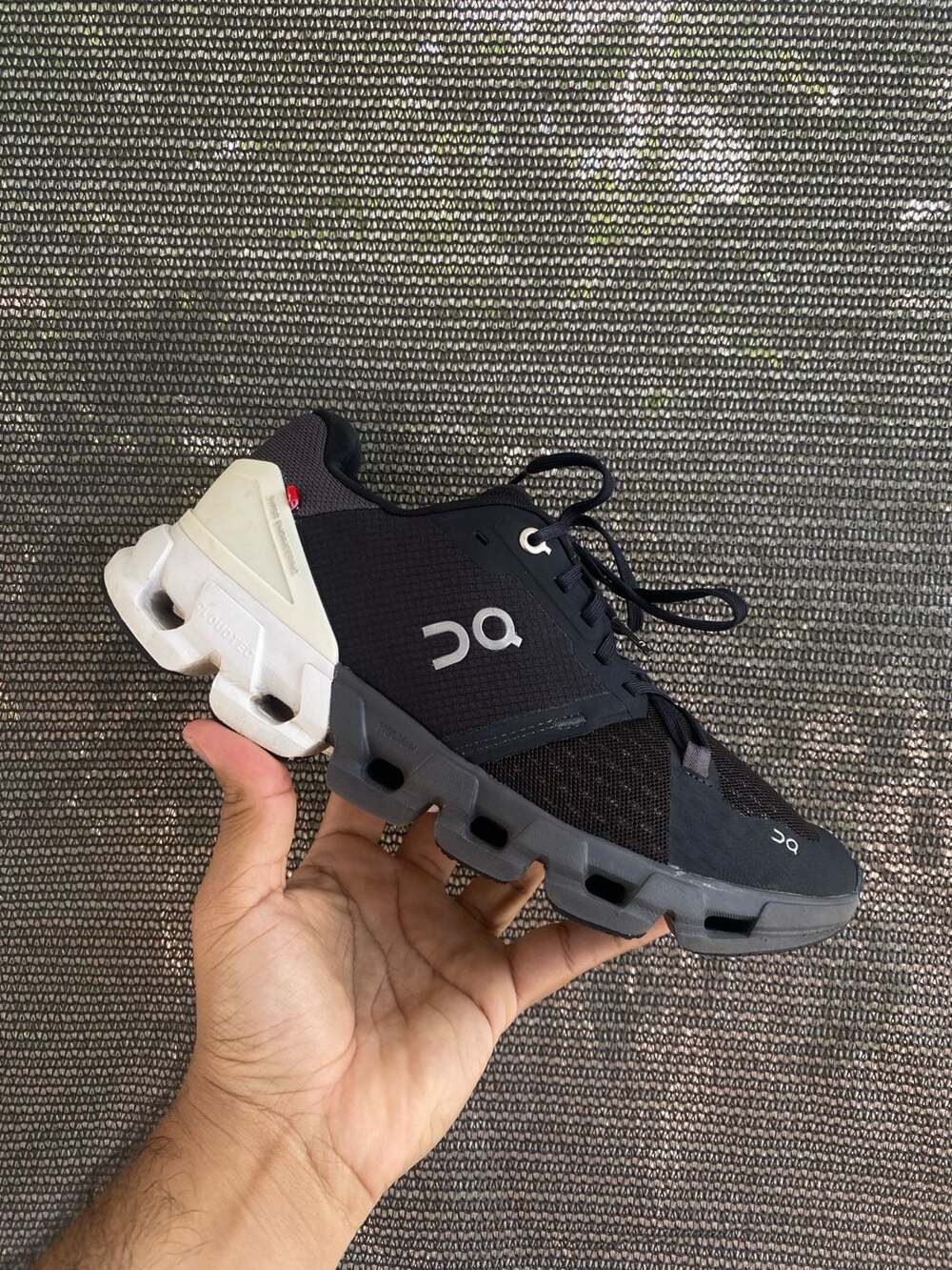 On Running cloudflyer4 black white Womens